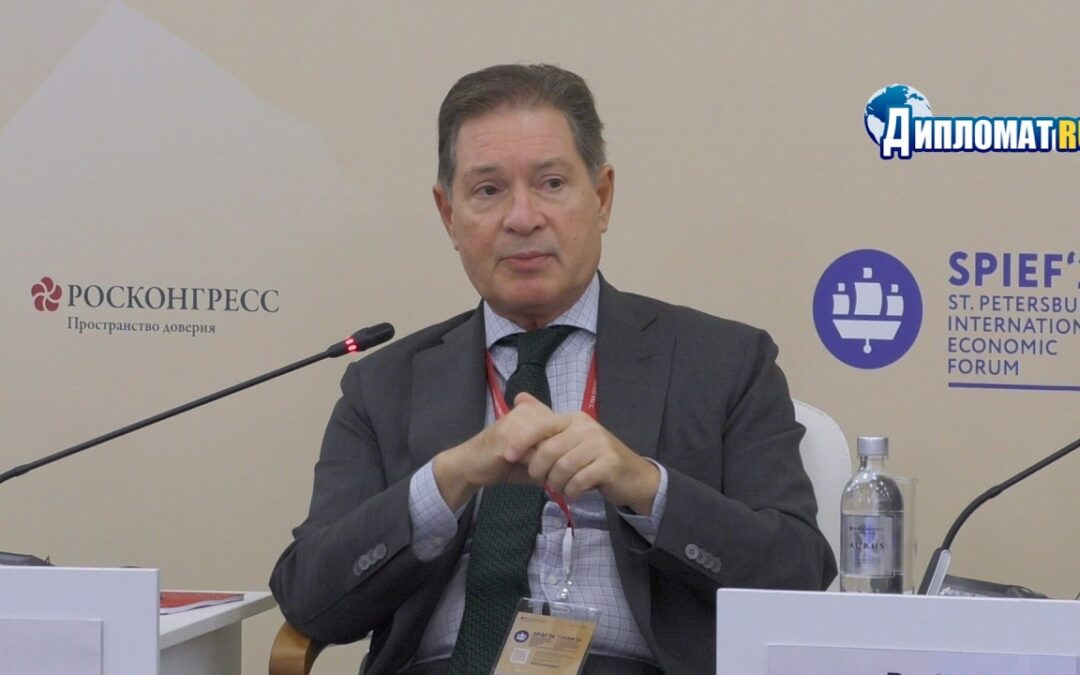 Андрей Безруков: США и Китай делят мир! России придётся создавать свой блок