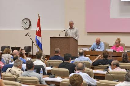 „No basta con condenar al imperio; debemos construir poder popular en las bases, ganar las calles“